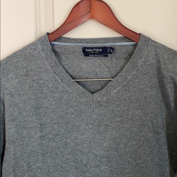 👕 V NECK SWEATER XL! 👕 - Picture 2 of 6